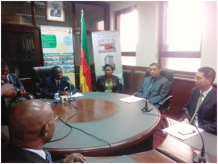 Minister Fame Ndongo receiving the DG Qian Wen Feng