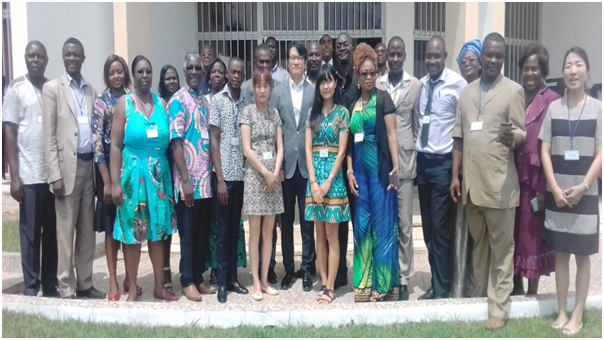 Officials of beneficial communities pose with KOICA officials and volunteers