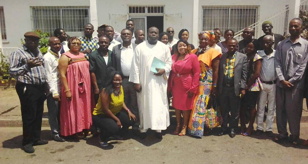 Journalists pose with 1st aSdo, dd communication and facilitators during training in Limbe