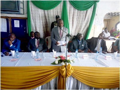 Agric. Minister Gabriel Mbairobe addressing CDC staffs